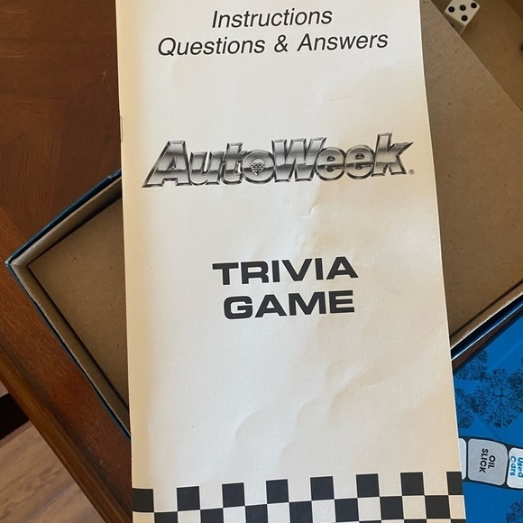Autoweek Trivia Game 1985 officially licensed VINTAGE - Picture 3 of 6